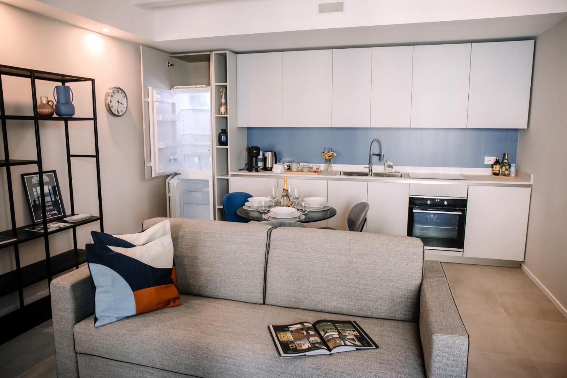 Elegant Beige Apartment - 5 Minutes From The Lake コモ エクステリア 写真
