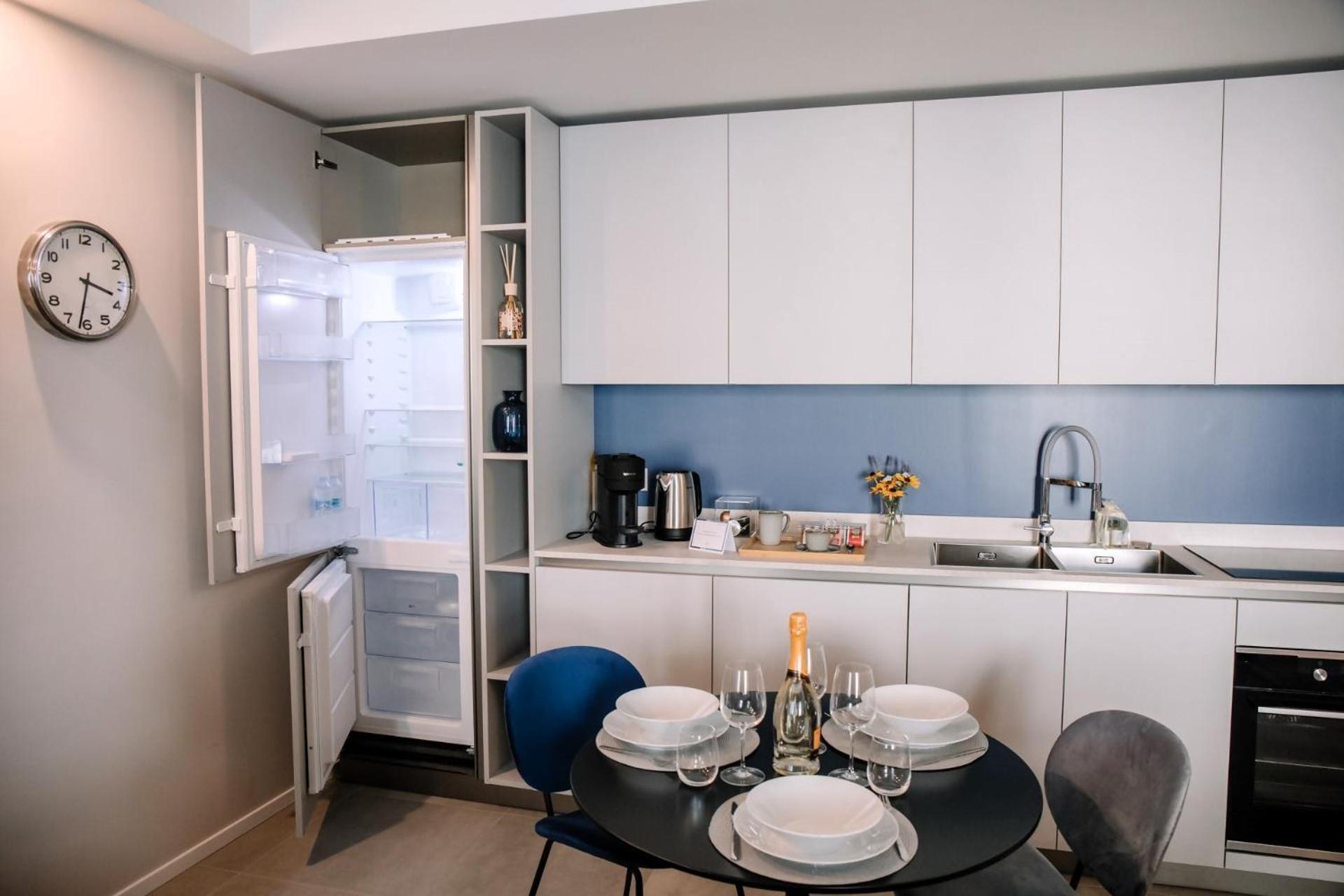 Elegant Beige Apartment - 5 Minutes From The Lake コモ エクステリア 写真