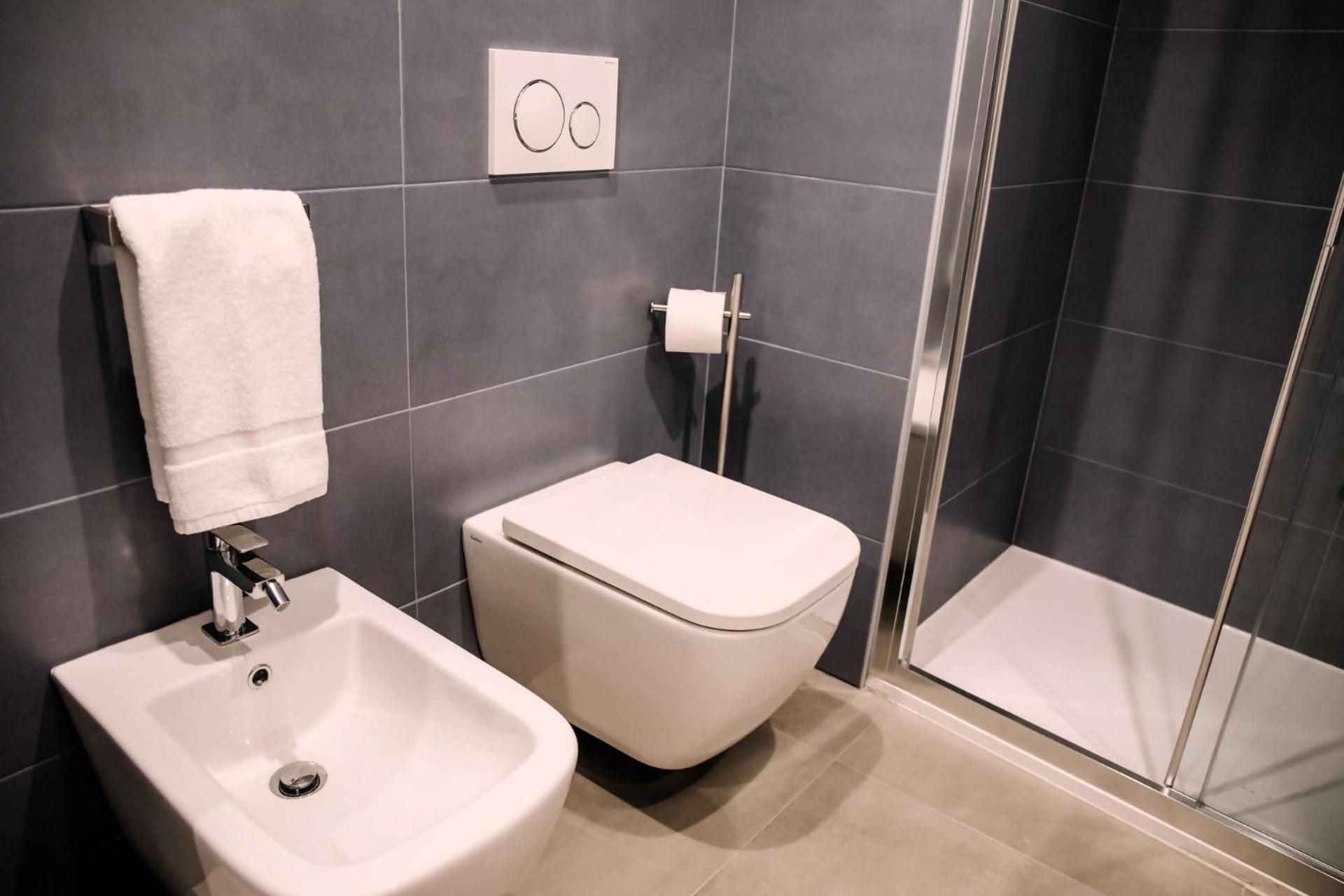 Elegant Beige Apartment - 5 Minutes From The Lake コモ エクステリア 写真