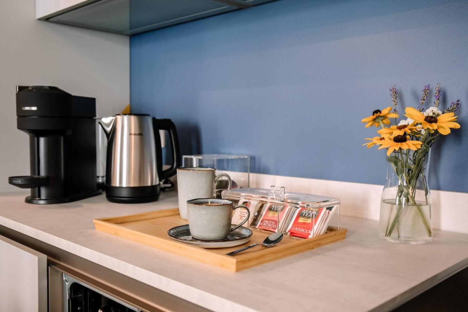 Elegant Beige Apartment - 5 Minutes From The Lake コモ エクステリア 写真